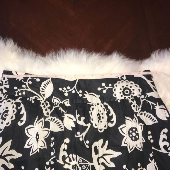 LOFT Skirt - see measurements- petite - Picture 4 of 5